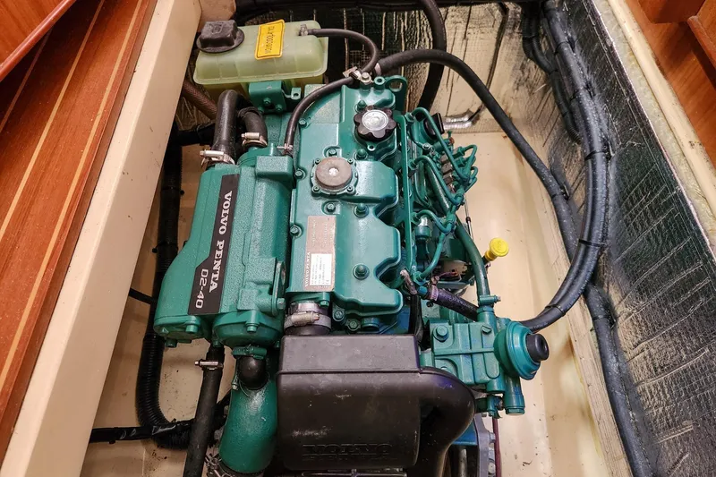 Cinnamon Yacht Photos Pics Volvo Penta D2-40 engine in 2019 Antares 44GT yacht, detailed view.