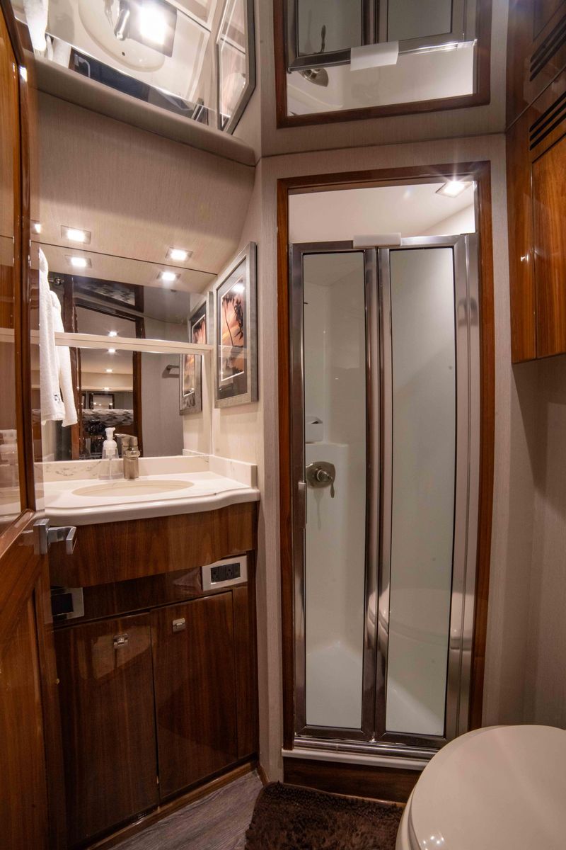2019 Viking 72 