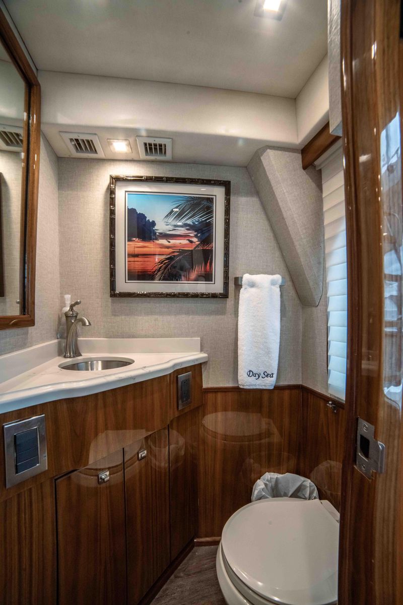 2019 Viking 72 