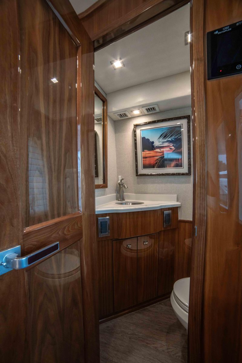 2019 Viking 72 