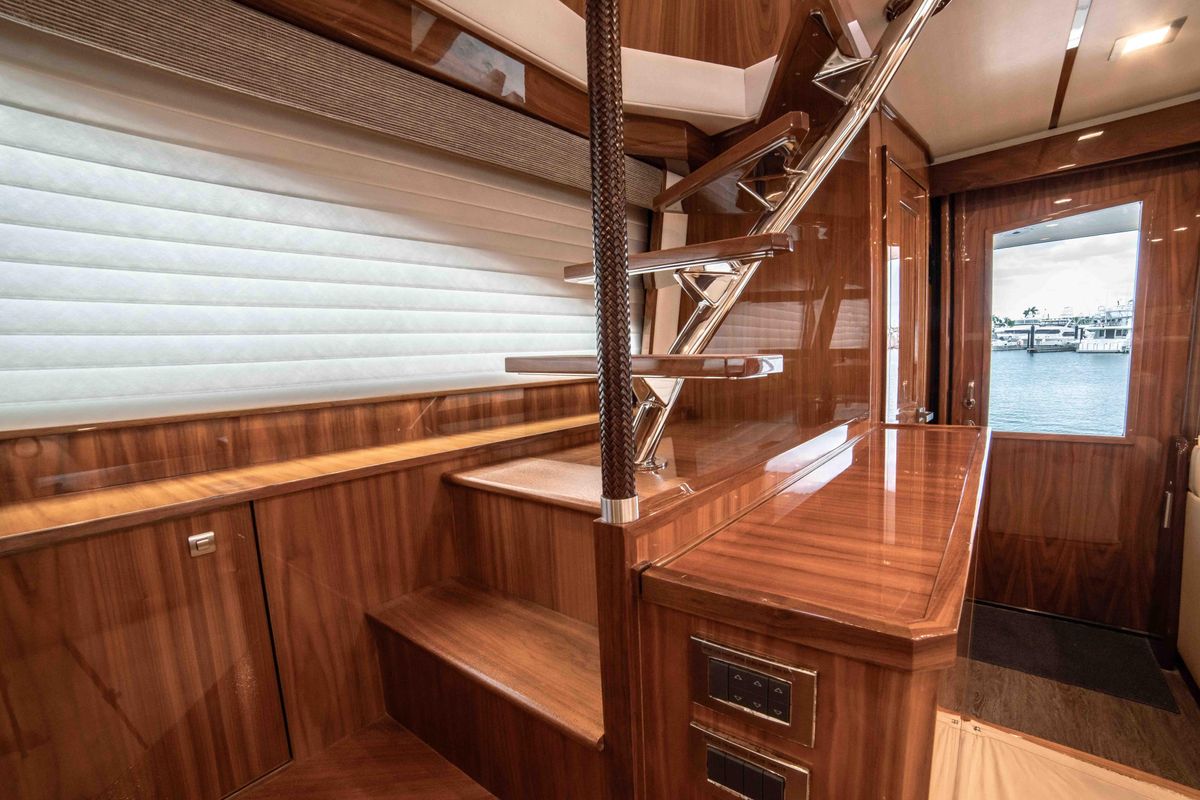 2019 Viking 72 