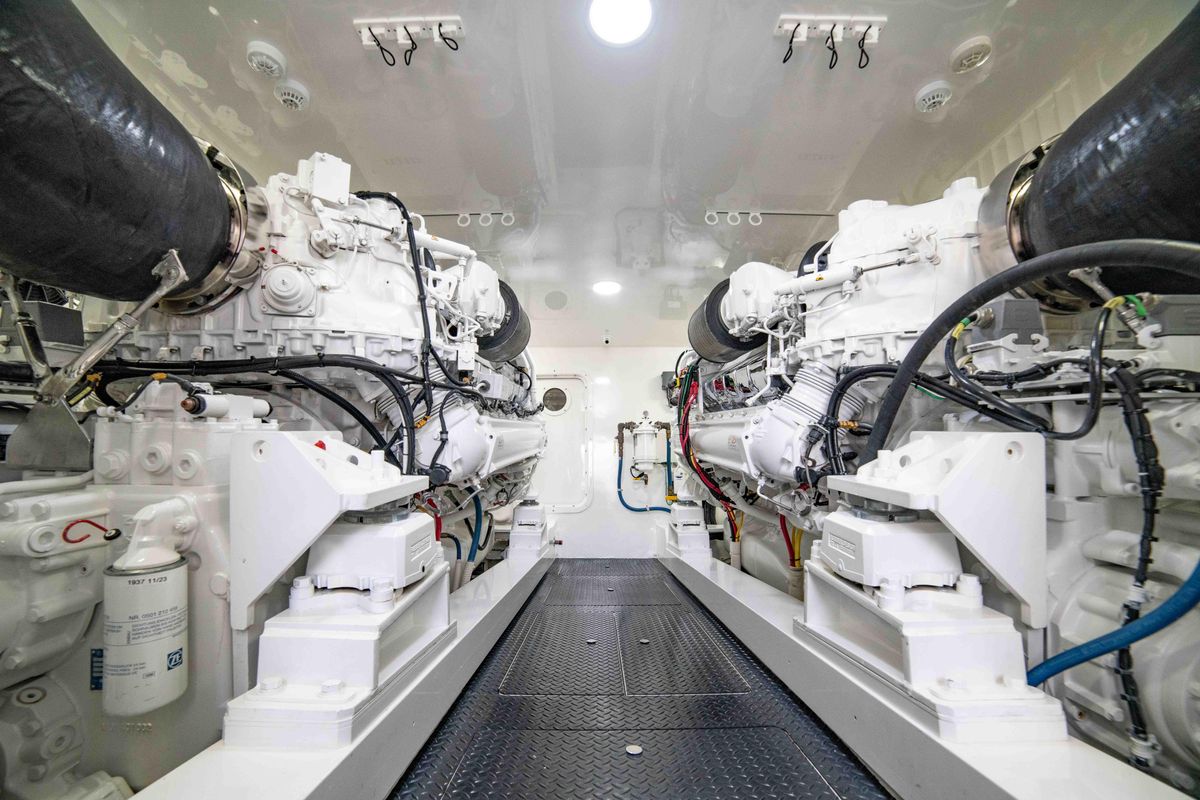 2019 Viking 72 