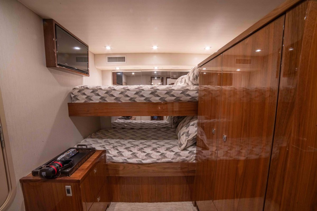 2019 Viking 72 