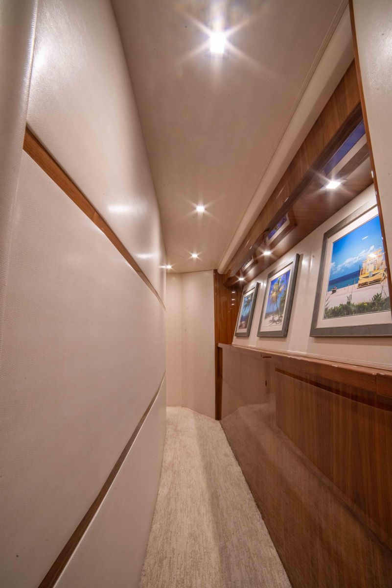 2019 Viking 72 