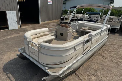 Smoker Craft SunChaser 820 Pontoon