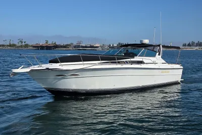 Sea Ray 390 Express Cruiser