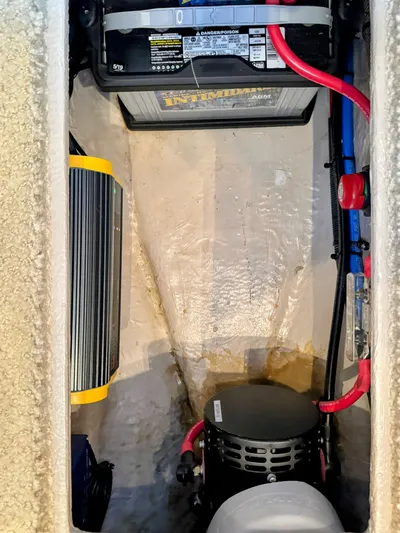 Feeling Blue Yacht Photos Pics 