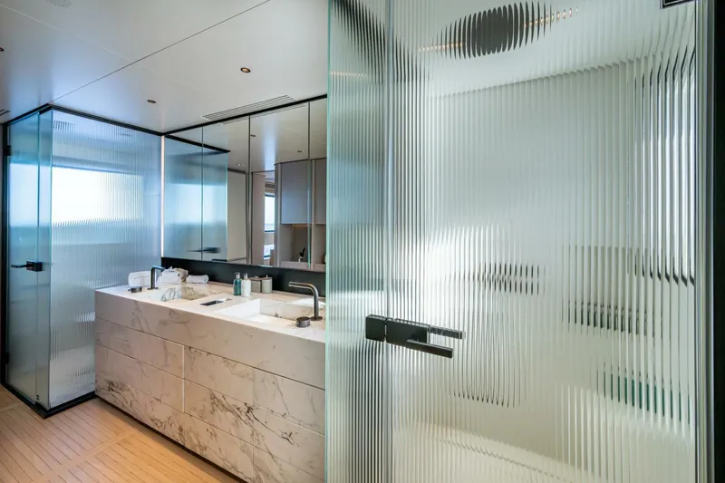 King's Lair Yacht Photos Pics 