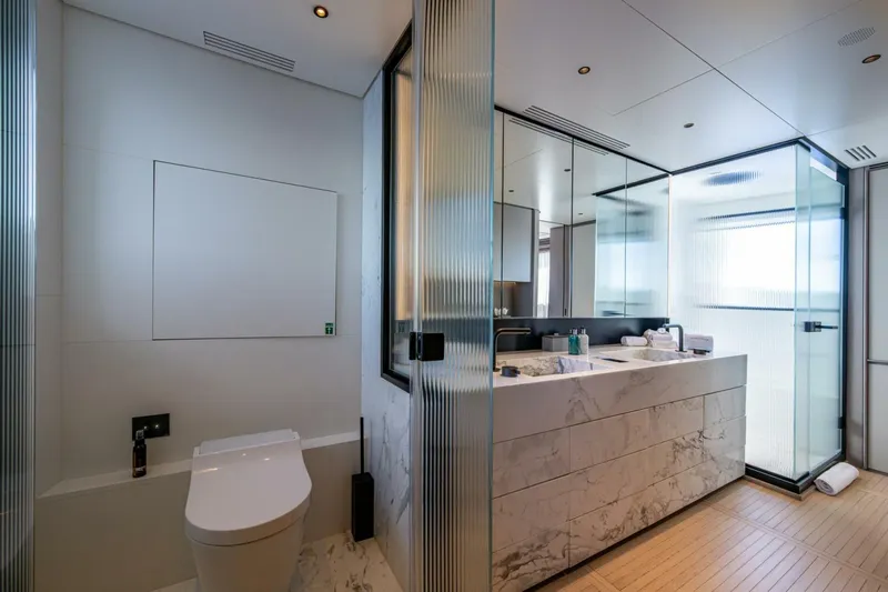 King's Lair Yacht Photos Pics 