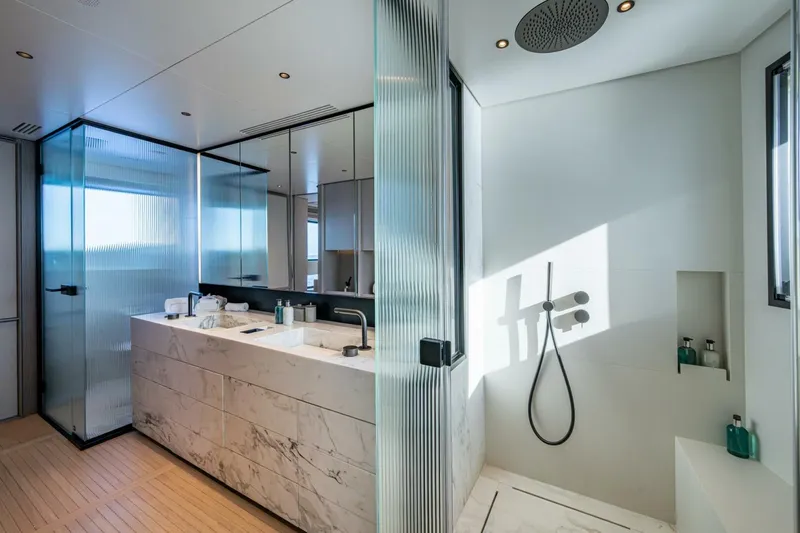 King's Lair Yacht Photos Pics 