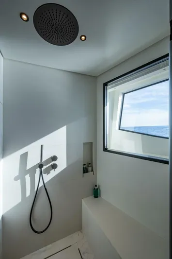 King's Lair Yacht Photos Pics 