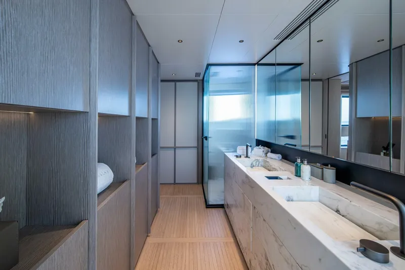 King's Lair Yacht Photos Pics 