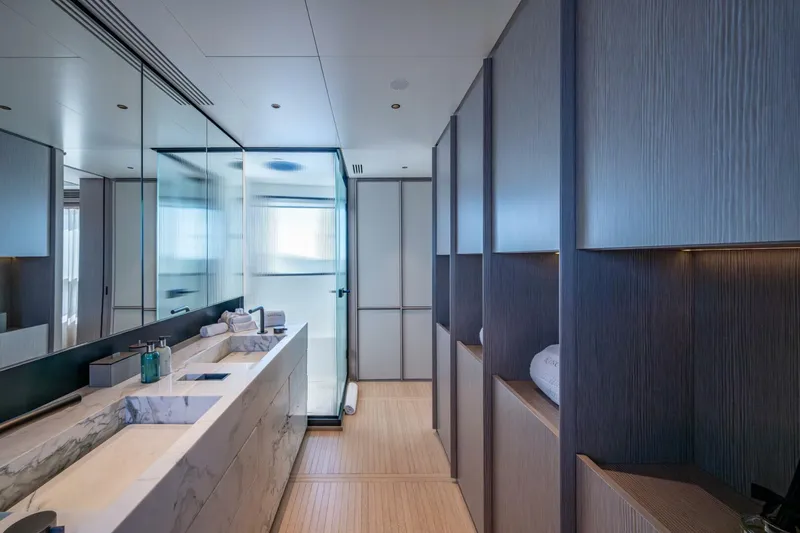 King's Lair Yacht Photos Pics 