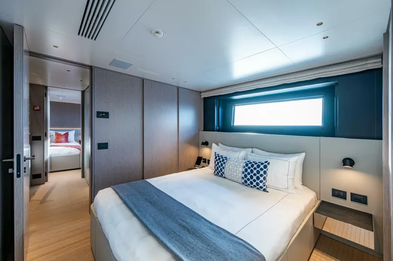 King's Lair Yacht Photos Pics 