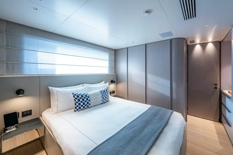 King's Lair Yacht Photos Pics 