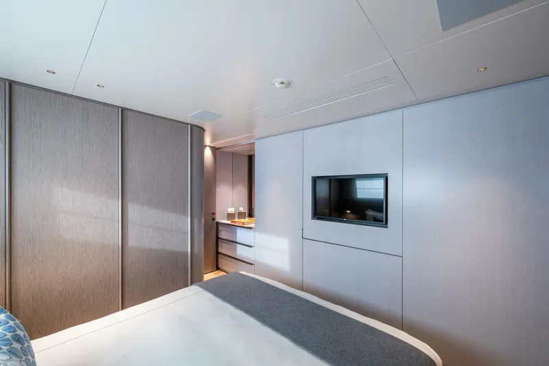 King's Lair Yacht Photos Pics 