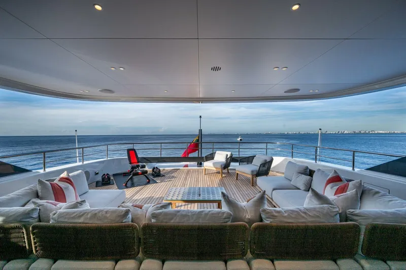 King's Lair Yacht Photos Pics 