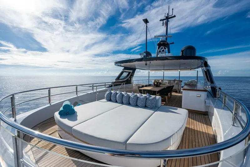 King's Lair Yacht Photos Pics 