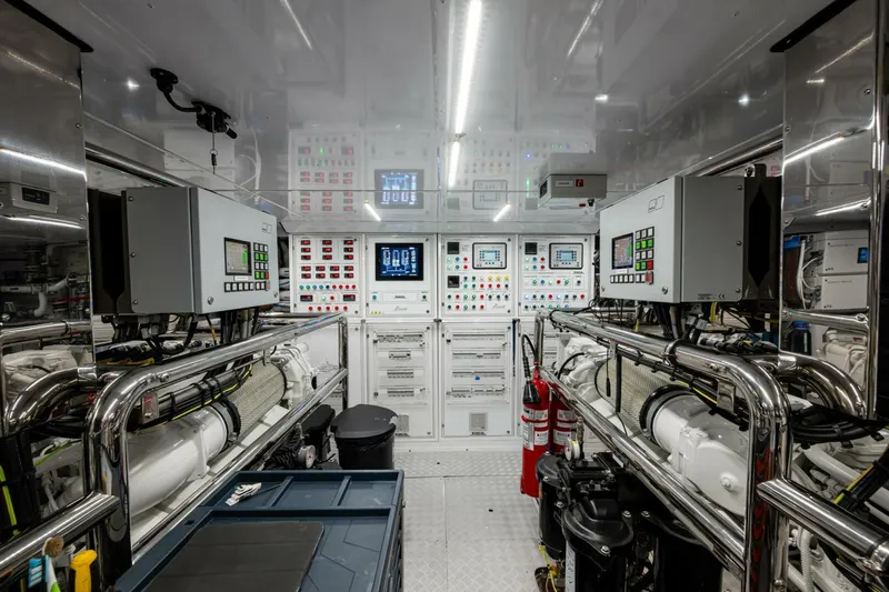 King's Lair Yacht Photos Pics 