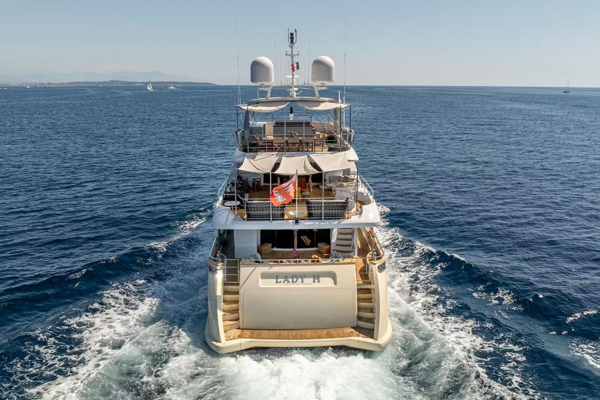 2011 Benetti 121 