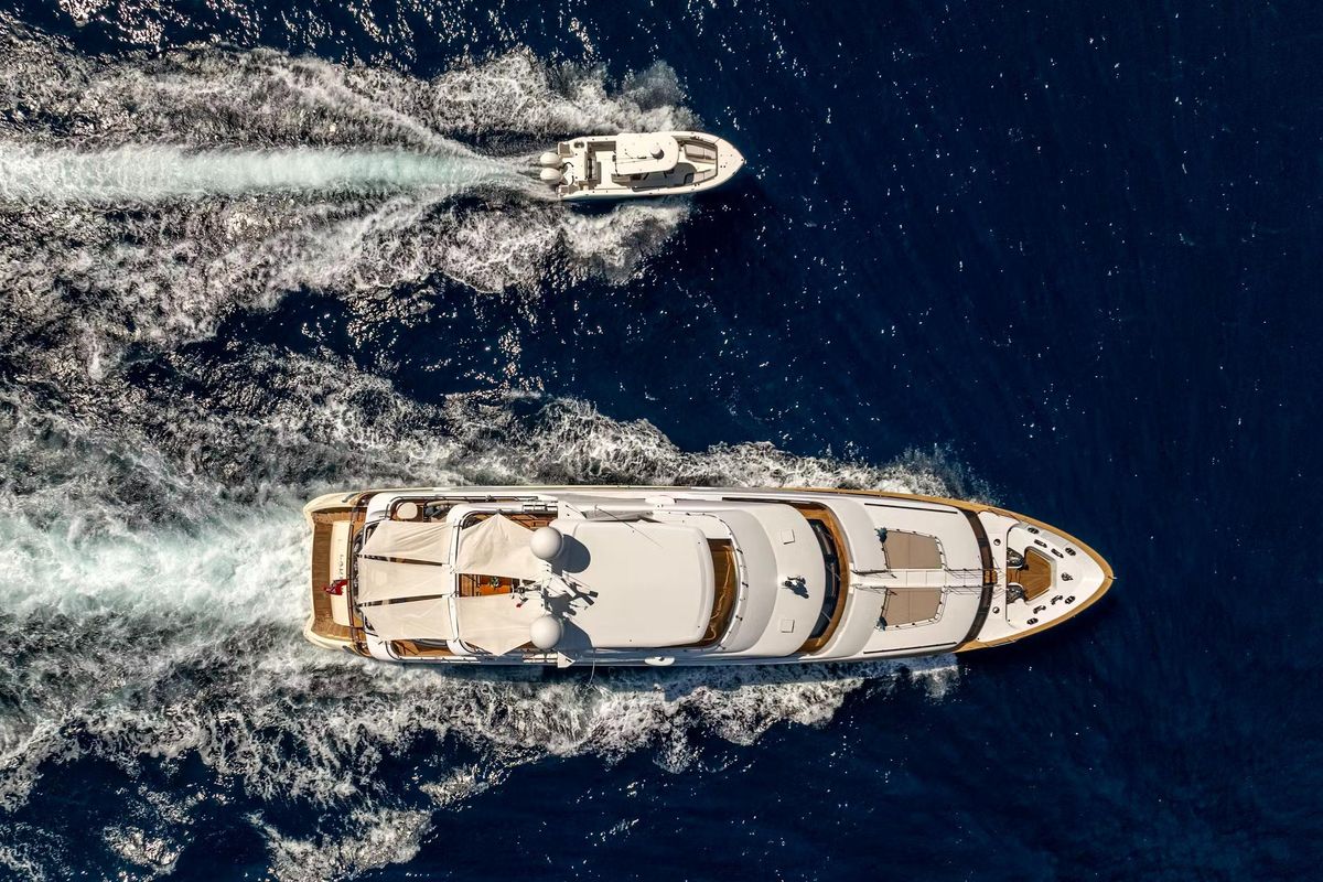 2011 Benetti 121 