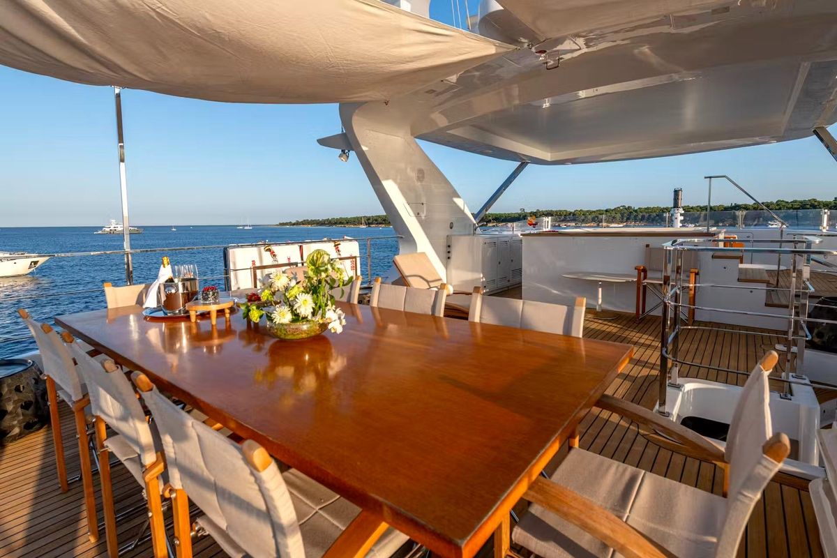 2011 Benetti 121 