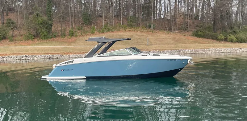  Yacht Photos Pics 2022 Cobalt R33 - Image 1