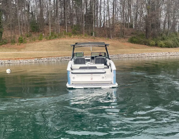  Yacht Photos Pics 2022 COBALT R33 - Image 7