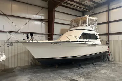 Egg Harbor 37 Convertible