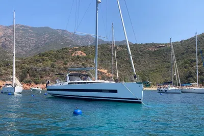 Beneteau Oceanis Yacht 62