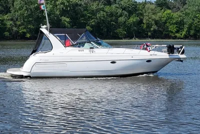Cruisers Yachts 3575 Esprit