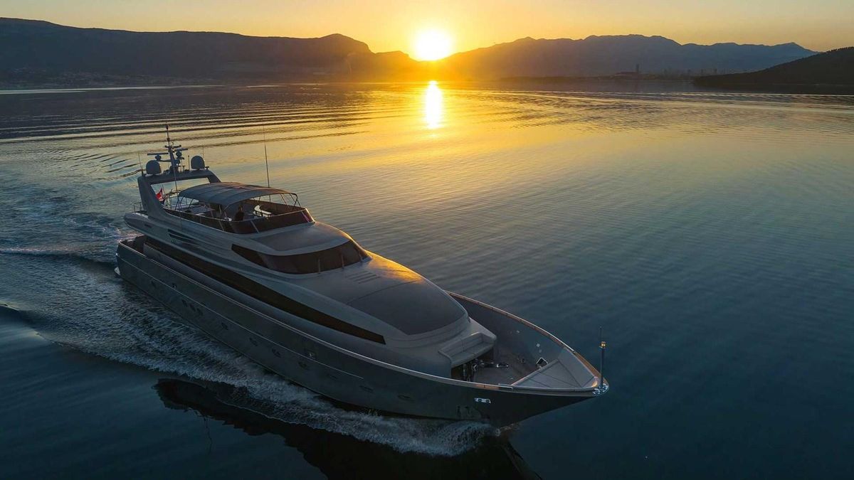 2007 Admiral 118 