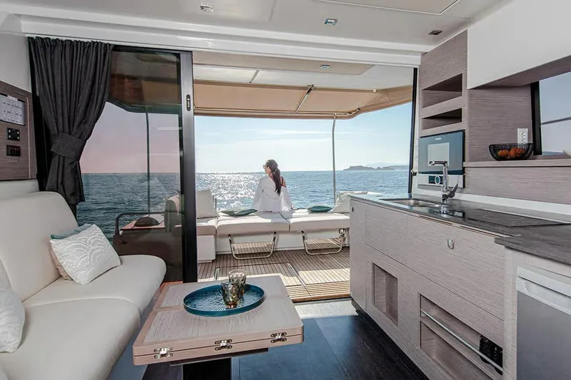  Yacht Photos Pics Fountaine Pajot MY4S - D Yachts