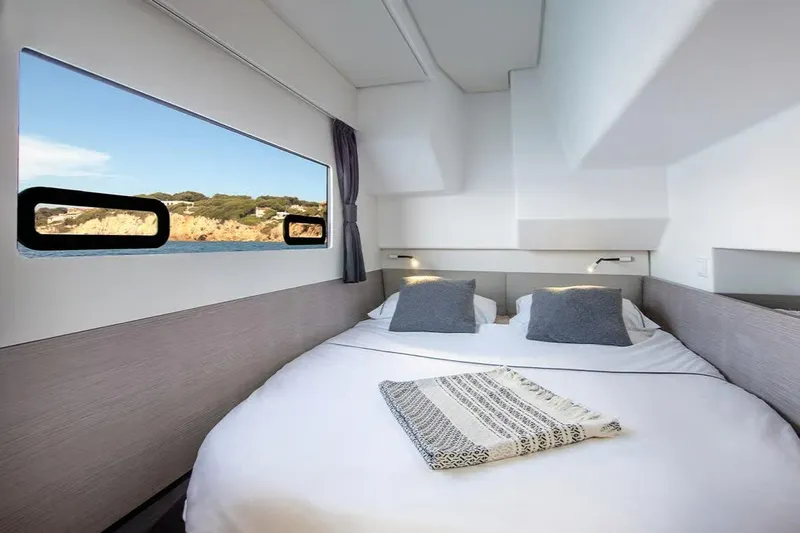  Yacht Photos Pics Fountaine Pajot MY4S - D Yachts