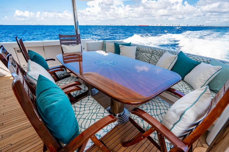 2011-112-westport-motoryacht