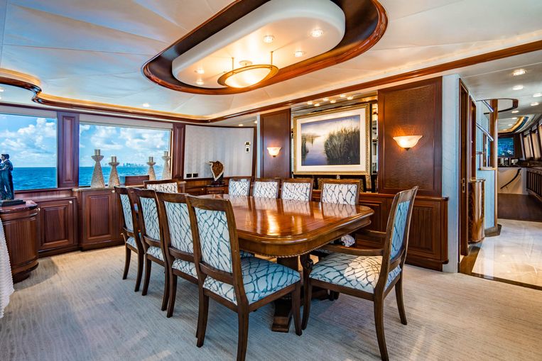 2011-112-westport-motoryacht