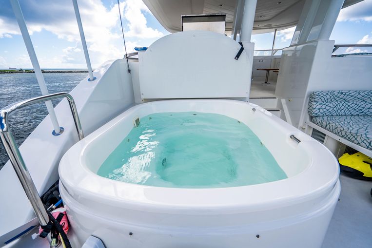 2011-112-westport-motoryacht