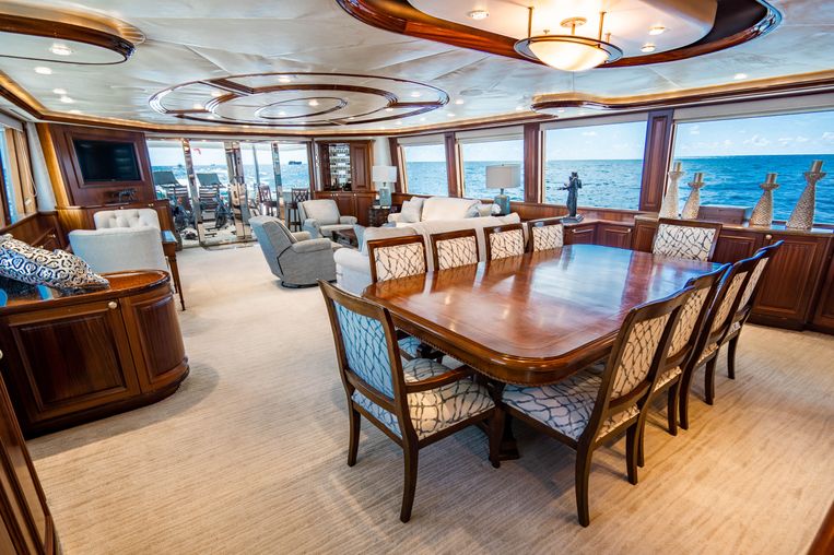 2011-112-westport-motoryacht