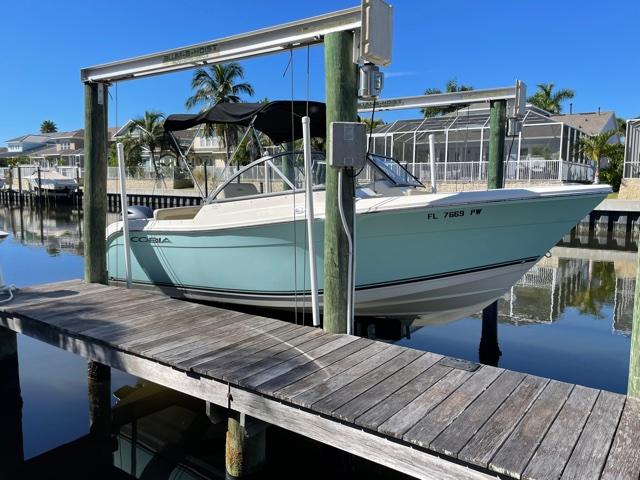 2015 Cobia 220 Dual Console