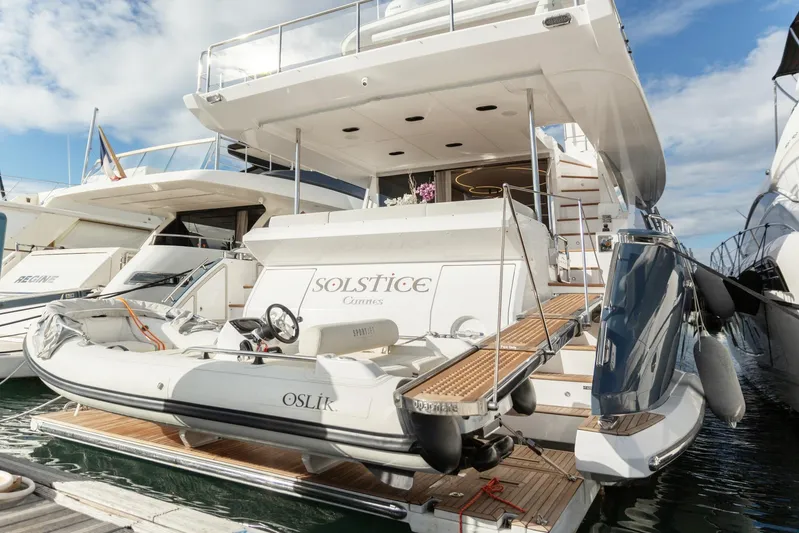 Solstice Yacht Photos Pics 