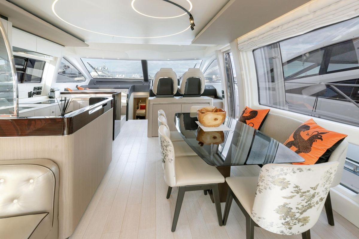 2020 Azimut 74 