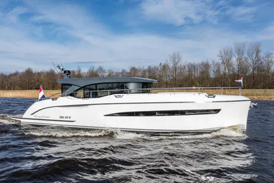 Van den Hoven Voyager 50