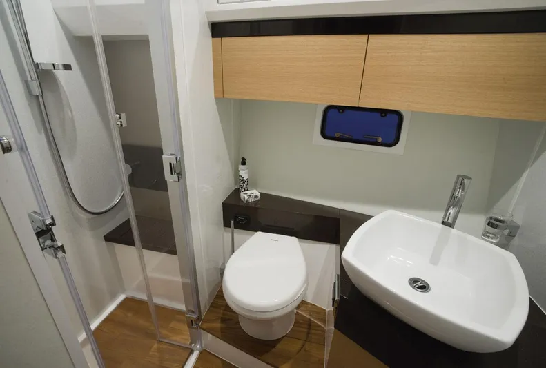  Yacht Photos Pics Manufacturer Provided Image