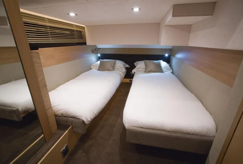  Yacht Photos Pics Manufacturer Provided Image