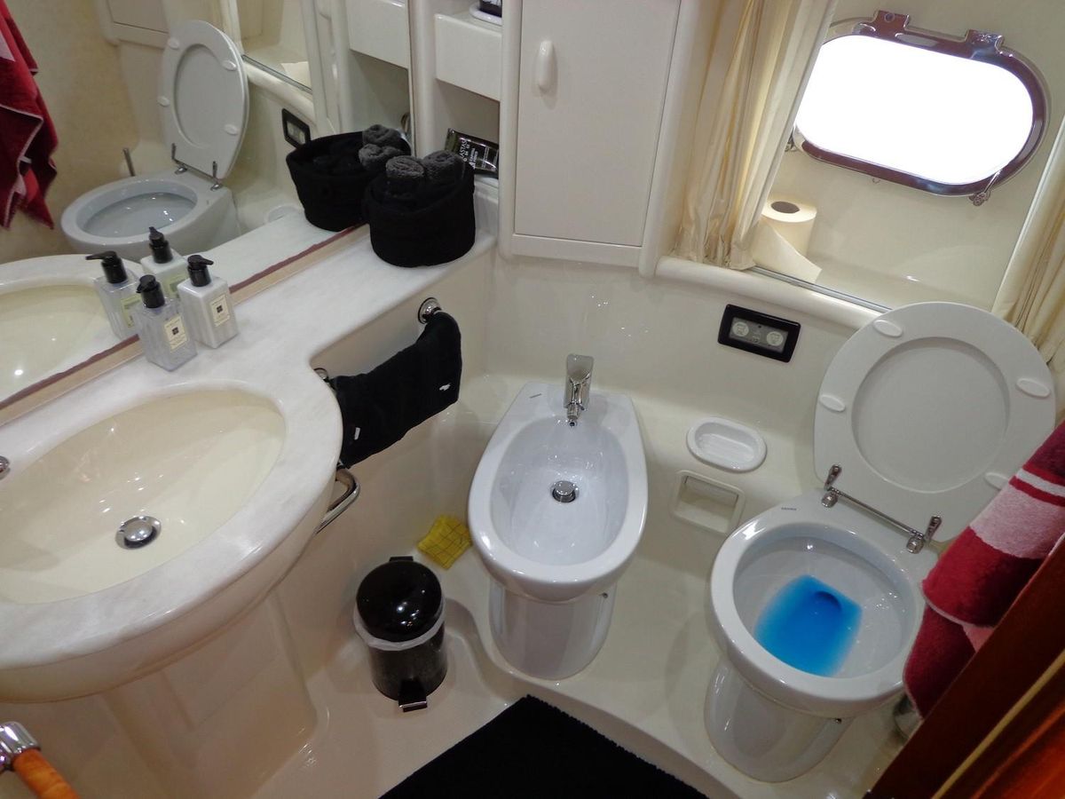 2003 Ferretti Yachts 62 