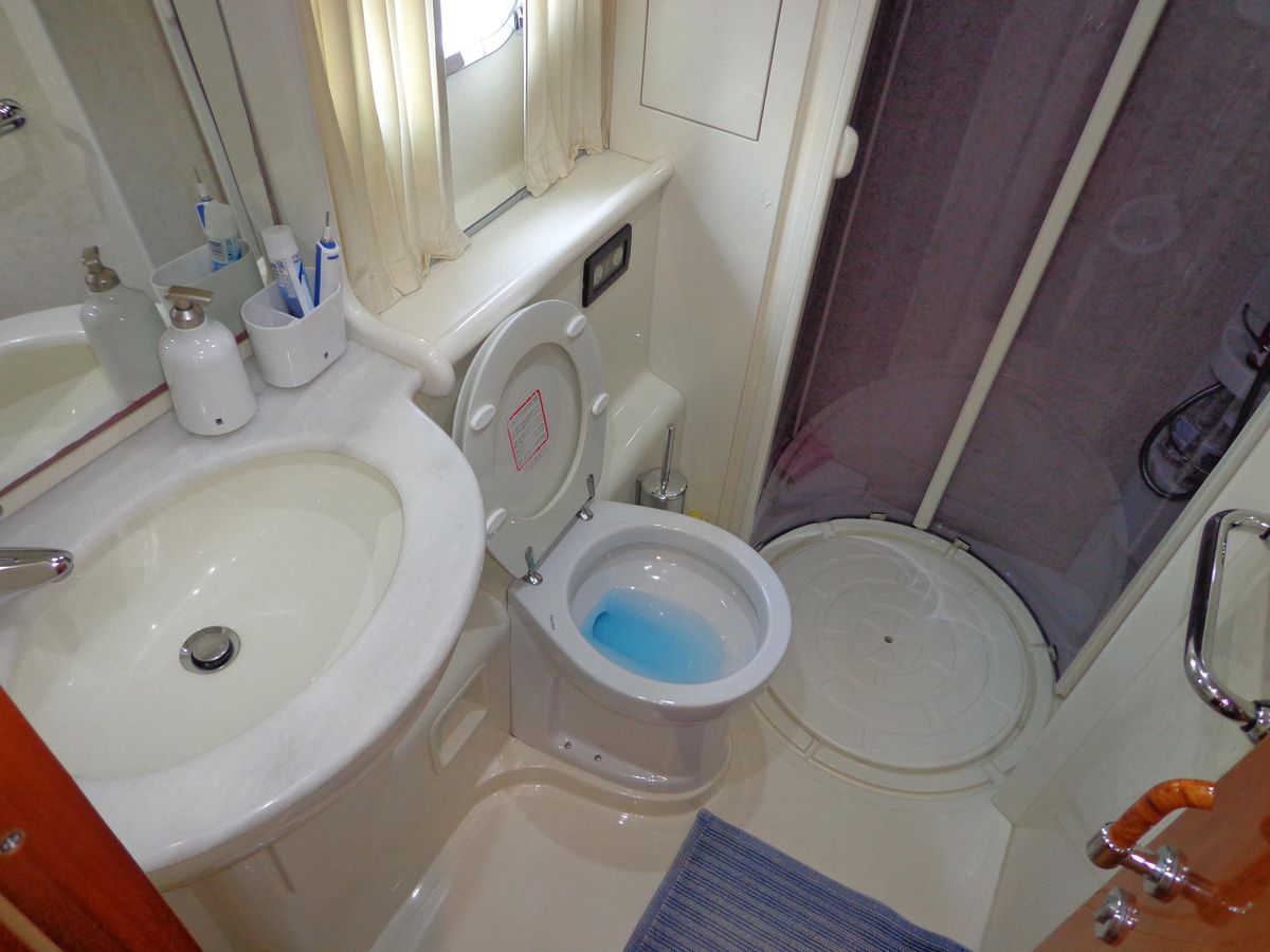 2003 Ferretti Yachts 62 