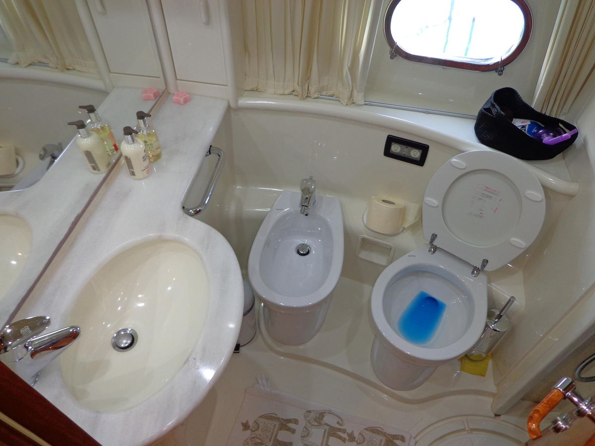 2003 Ferretti Yachts 62 