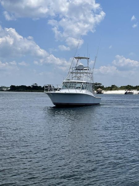 2006 Luhrs 38 Express