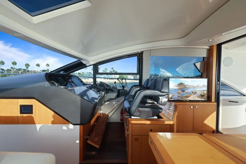 Veni Vici Yacht Photos Pics 