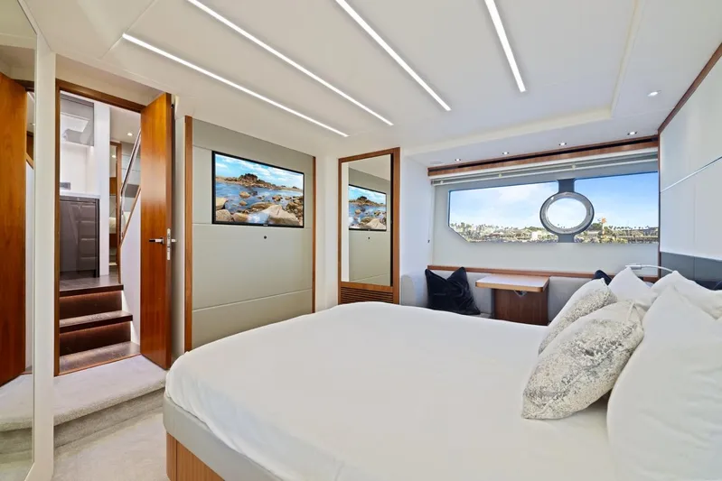 Veni Vici Yacht Photos Pics 